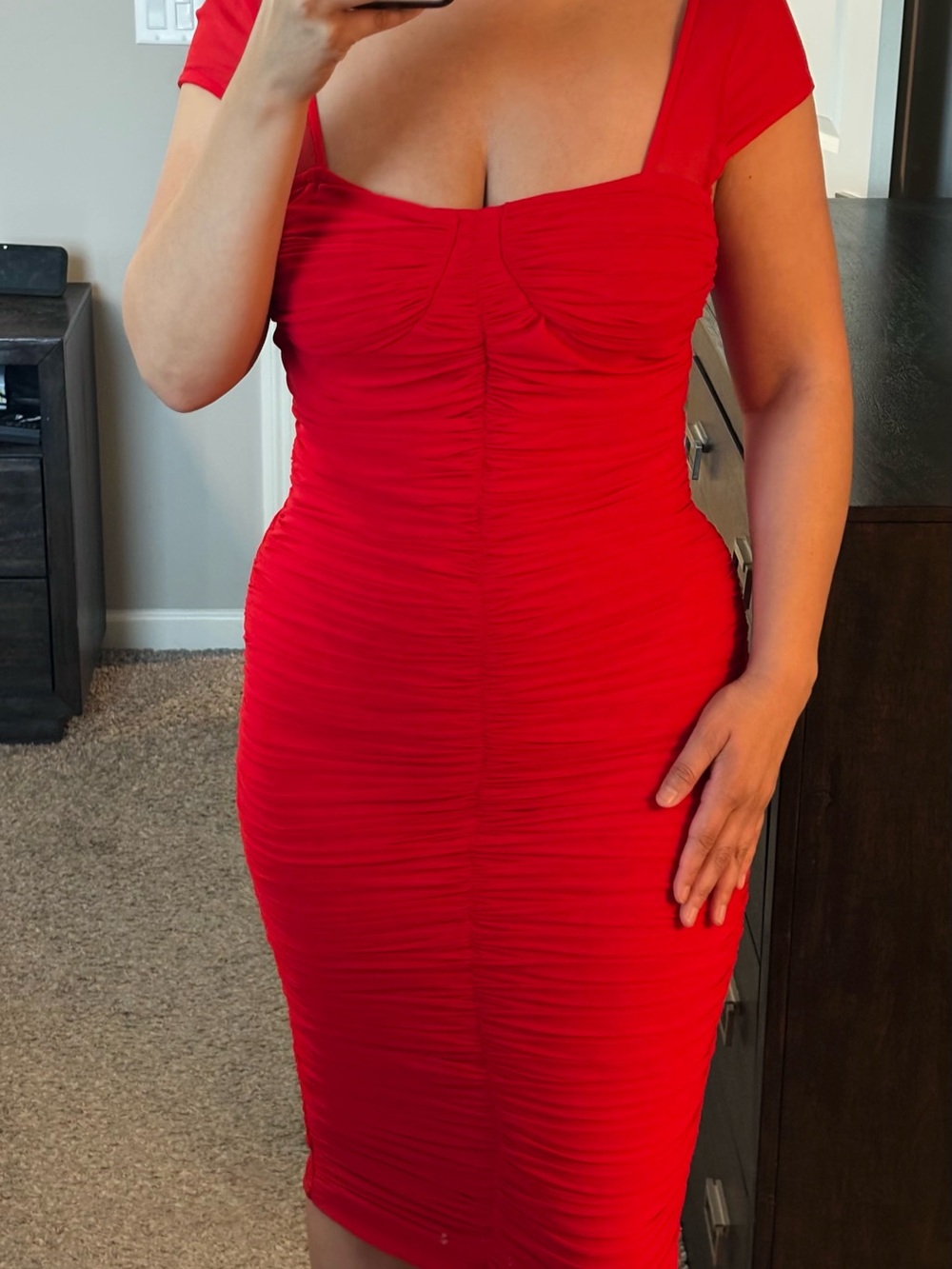 PrettyLittleThing Red Ruched Midi Dress - Picture 3 of 3